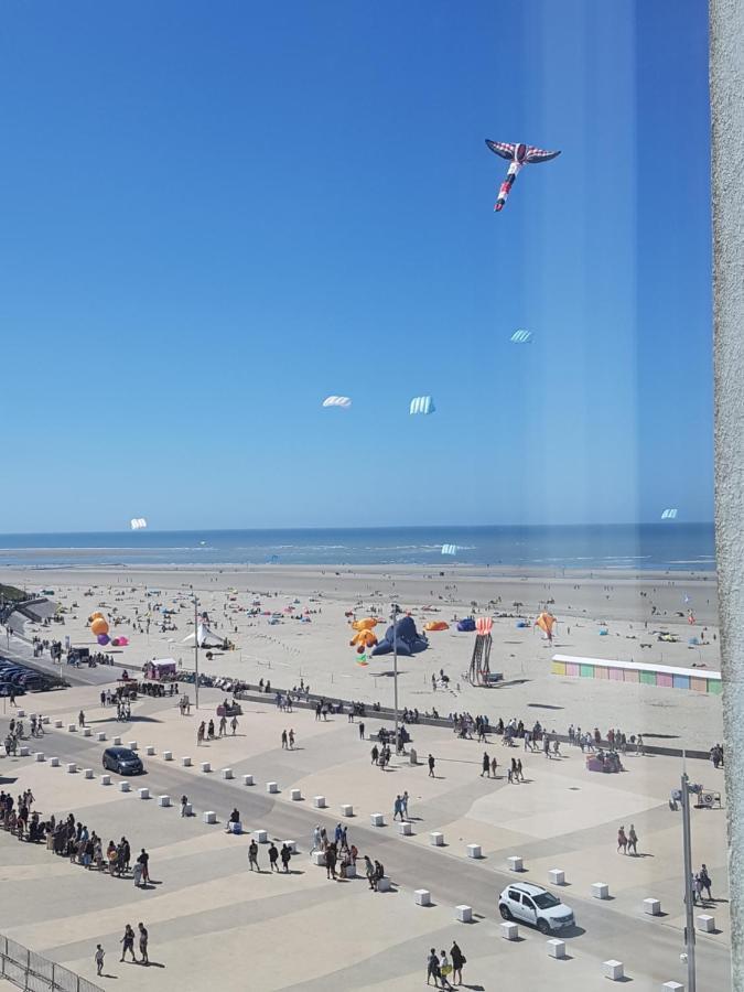 Berck: front de mer avec vue sur la plage Extérieur photo