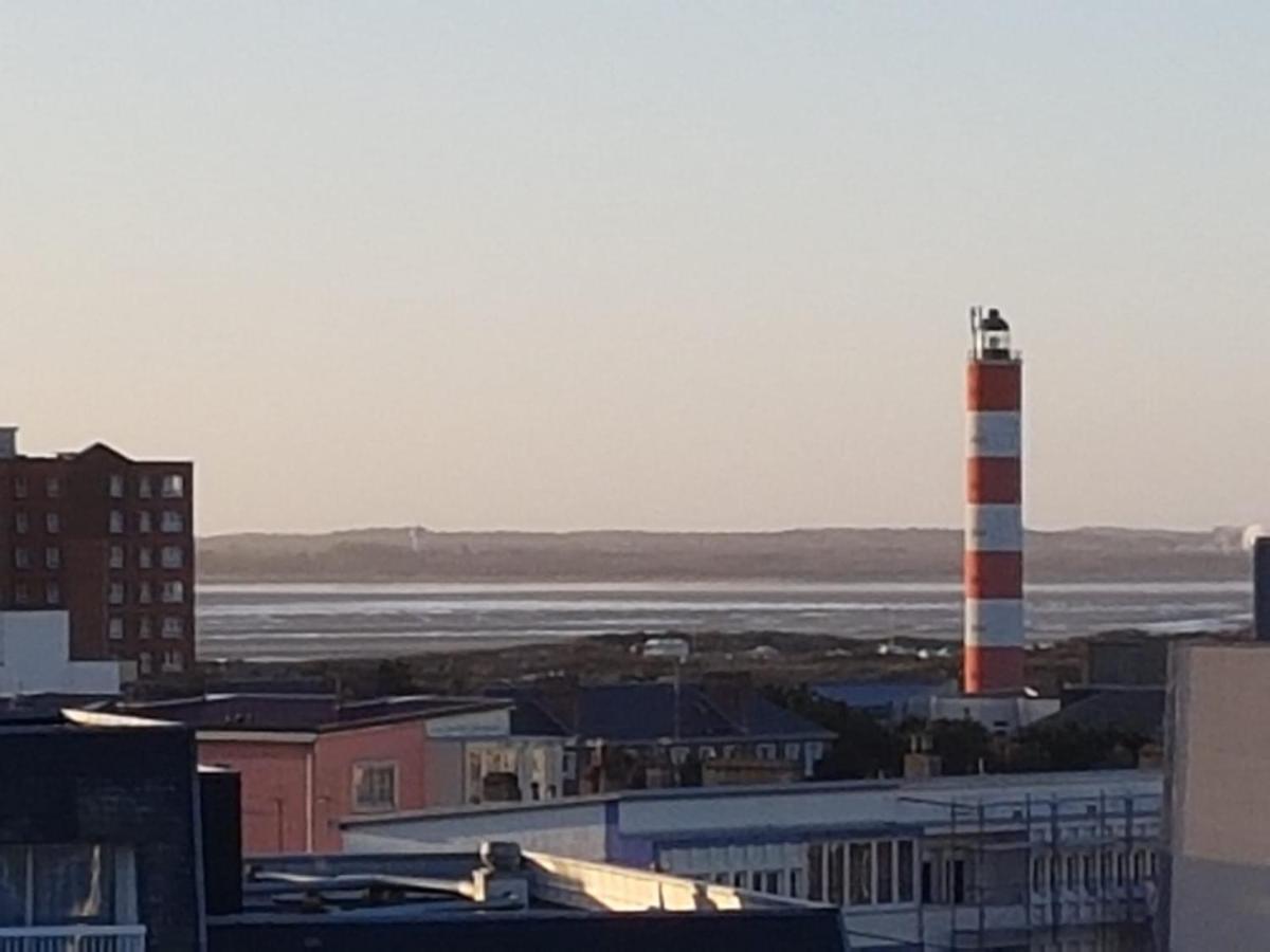 Berck: front de mer avec vue sur la plage Extérieur photo